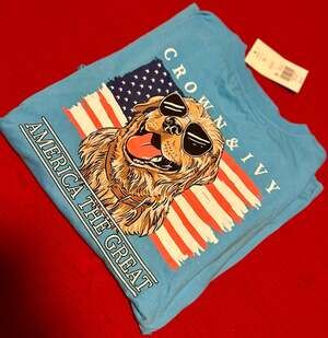 Crown & Ivy America The Great Golden Retriever Graphic T-Shirt